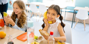 Beitragsbild des Blogbeitrags Jause: Ernährungsexpertin gibt Tipps für gesunde, schnelle und günstige Snacks 