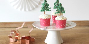 Beitragsbild des Blogbeitrags Ein einfaches Dessert mit süßen Tannenbäumchen als Topper für Weihnachten
