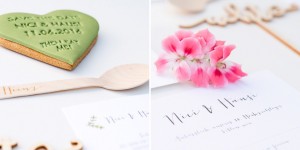 Beitragsbild des Blogbeitrags Einladung, Menükarten & Co: Stilvolle Papeterie und Gastgeschenke zur Rosenhochzeit
