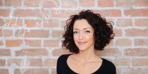 Beitragsbild des Blogbeitrags #38 Wie loslassen gelingt & wir mehr Leichtigkeit verspüren | mit Melanie Pignitter