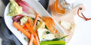 Beitragsbild des Blogbeitrags Zero Waste: Suppenbrühe aus Gemüseresten