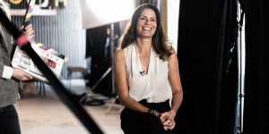Beitragsbild des Blogbeitrags Finanzexpertin Natalia Corrales-Diez: „Woher du kommst, darf nie entscheiden wohin du gehst.“