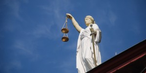Beitragsbild des Blogbeitrags Wie finde ich den richtigen Rechtsanwalt für mein Unternehmen? 