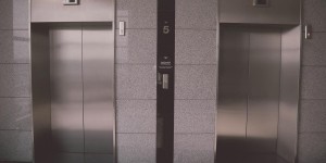Beitragsbild des Blogbeitrags Elevator Pitch: Begeistern Sie ihr Gegenüber in 60 Sekunden