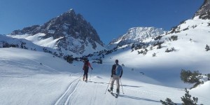 Beitragsbild des Blogbeitrags Die erste Skitour: 5 Tipps für Skitouren-Anfänger 