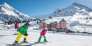 Beitragsbild des Blogbeitrags Hotel an der Skipiste Tirol – die besten Unterkünfte direkt an der Piste 