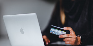 Beitragsbild des Blogbeitrags Beliebte Wege, in ein Online Casino Einzahlungen zu tätigen