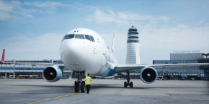 Beitragsbild des Blogbeitrags 5 Tipps für günstiges Parken am Flughafen Wien-Schwechat