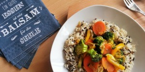 Beitragsbild des Blogbeitrags GemüseWok mit Reis 