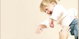 Beitragsbild des Blogbeitrags „Mama! Papa! Spiel mit mir!“ – Bindungsspiele für Kinder