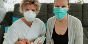 Beitragsbild des Blogbeitrags Mamaglück und Arbeitslust – Babsi, die Hebamme und Tanzpädagogin