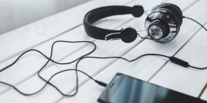 Beitragsbild des Blogbeitrags Die besten Podcasts zum Thema Online Marketing und Digital Marketing