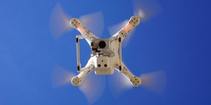 Beitragsbild des Blogbeitrags Die richtige Drohnen FPV Videobrille finden 