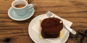 Beitragsbild des Blogbeitrags Coffee and cake at Parémi 