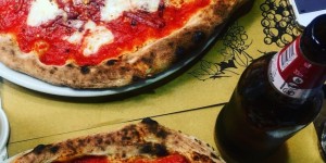 Beitragsbild des Blogbeitrags Eating out in Naples 