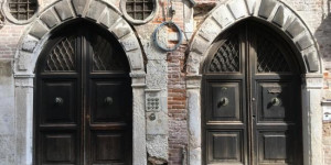 Beitragsbild des Blogbeitrags The doors of Venice