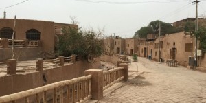 Beitragsbild des Blogbeitrags Flaming mountains and Tuyuk village