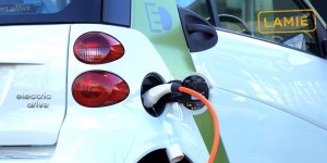 Beitragsbild des Blogbeitrags Spar- und Versicherungstipps für Elektroautos
