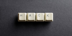 Beitragsbild des Blogbeitrags Checkliste: Was tun bei einem Hacker-Angriff?