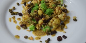 Beitragsbild des Blogbeitrags Blumenkohl-Romanesco-Salat