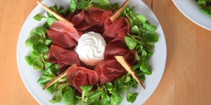 Beitragsbild des Blogbeitrags Rotes-Rüben-Carpaccio mit Bresaola