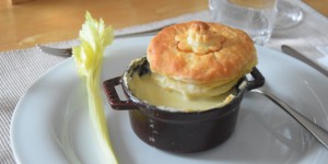 Beitragsbild des Blogbeitrags Gepelzte Selleriesuppe