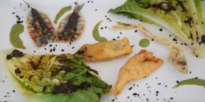 Beitragsbild des Blogbeitrags Sardinen mit gegrillten Romanasalatherzen und Estragon-Jus