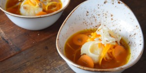 Beitragsbild des Blogbeitrags Jakobsmuscheln mit Karotten-Sauerkraut und Orangenblüten-Dashi 