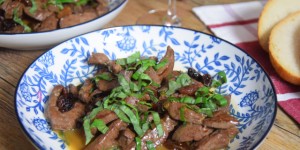 Beitragsbild des Blogbeitrags Leber mit Rosinen und Honig