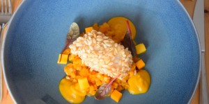 Beitragsbild des Blogbeitrags Knusperkabeljau Kürbisrisotto Mangocreme