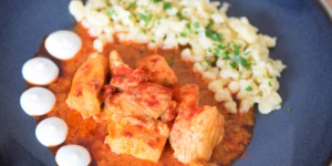 Beitragsbild des Blogbeitrags Paprikahendl mit Spätzle