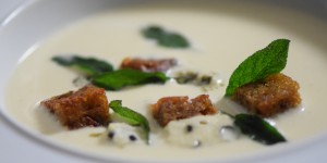 Beitragsbild des Blogbeitrags Selleriesuppe mit Selleriesaft