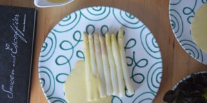 Beitragsbild des Blogbeitrags Sandriegelspargel mit Bastardsauce