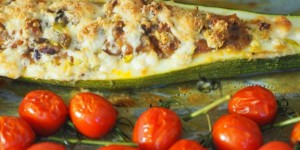 Beitragsbild des Blogbeitrags Überbackene Zucchini mit Ragout vom Hühnerklein 