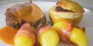 Beitragsbild des Blogbeitrags Hirschbraten mit Bratäpfel und Speckkartoffel