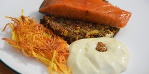 Beitragsbild des Blogbeitrags Bremerhavener Stremellachs, Berglinsensalat, Senf-Espuma