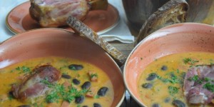 Beitragsbild des Blogbeitrags Ungarische Bohnensuppe mit Selchwurst