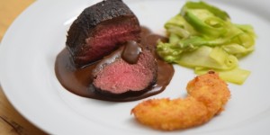 Beitragsbild des Blogbeitrags Hirschfilet mit Spargel und Ananas