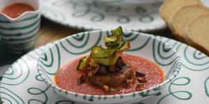 Beitragsbild des Blogbeitrags Hühnerfaschiertes mit Zucchini und Melanzani