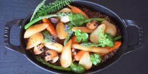 Beitragsbild des Blogbeitrags Aus Herbst wird Frühling: Quinoa-Frühlingspfanne 