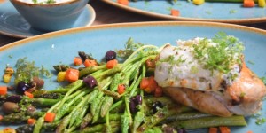 Beitragsbild des Blogbeitrags Huhn, Spargel, Karotten, Kerbel-Dip