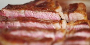 Beitragsbild des Blogbeitrags Steak mit Melonensalat und Frischkäsedip 