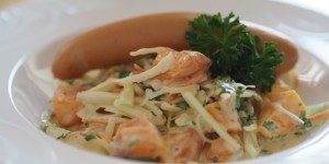 Beitragsbild des Blogbeitrags Mein feines Kaki-Karotten-Kraut mit Frankfurter 