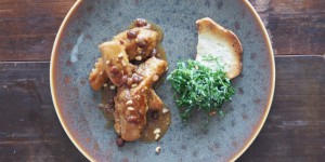 Beitragsbild des Blogbeitrags Kaninchenrücken mit Mangold und Pestosauce