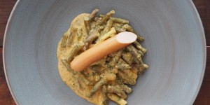 Beitragsbild des Blogbeitrags Dill-Fisolen mit Wiener Würstchen 