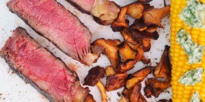 Beitragsbild des Blogbeitrags T-Bone-Steak mit Romanescosalat und Kukuruz 