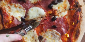 Beitragsbild des Blogbeitrags Vier Mozzarella-Pizzen 
