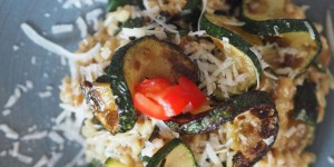 Beitragsbild des Blogbeitrags Vom Risotto zum Orzotto (mit Schaferino und Zucchini)