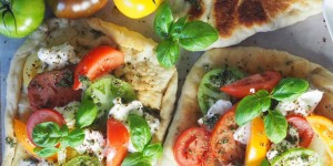 Beitragsbild des Blogbeitrags Kürbissuppe mit Dille In der Pfanne herausgebackene Pizza