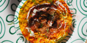 Beitragsbild des Blogbeitrags Gulasch mit Kürbiskraut auf die ungarische Art